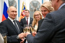Putin zwrócił się z taką prośbą do oligarchów pierwszy raz. Musi być źle