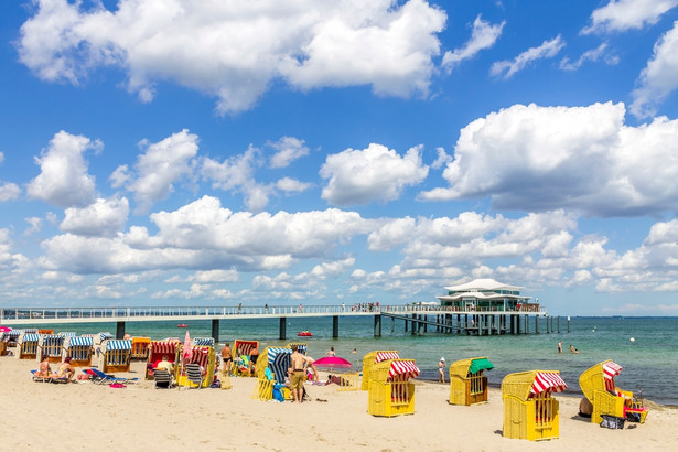 Plaża w Timmendorfer, gdzie szczególnie dotkliwie turyści odczuli inwazję meduz