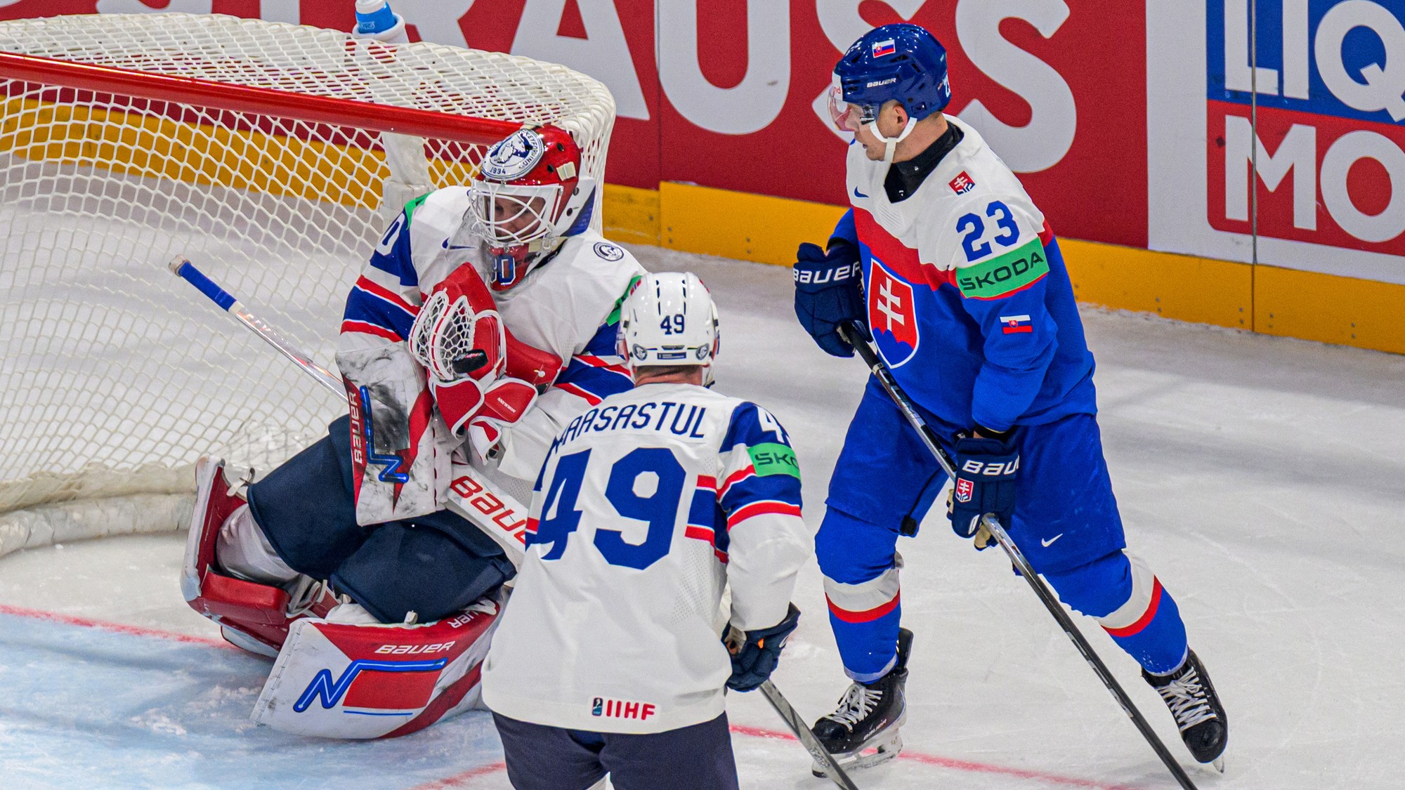 Zľava brankár Tobias Normann (Nórsko), Christian Kasastul (Nórsko) a Adam Liška (Slovensko). 