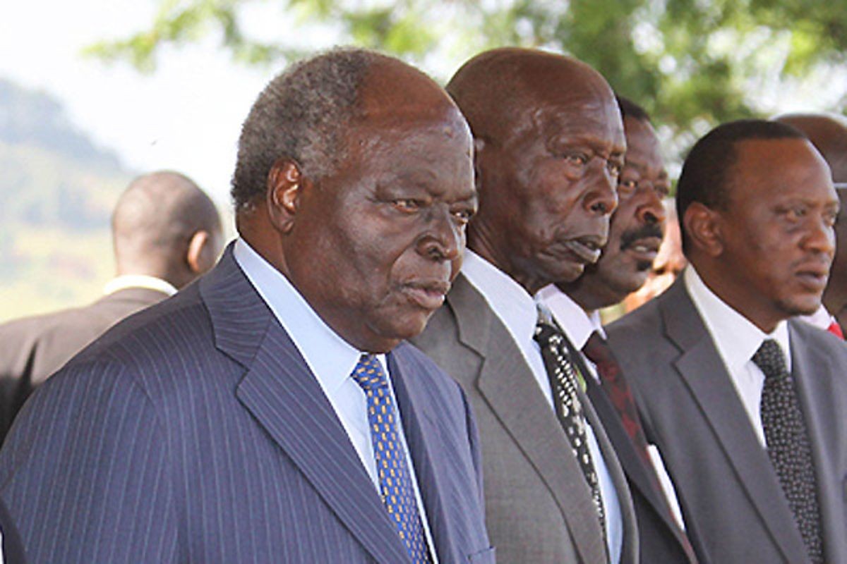Former presidents Mwai Kibaki (Far left) Daniel Moi (middle) and incumbent president Uhuru Kenyatta (Far right) at a past event. (Hivisasa)