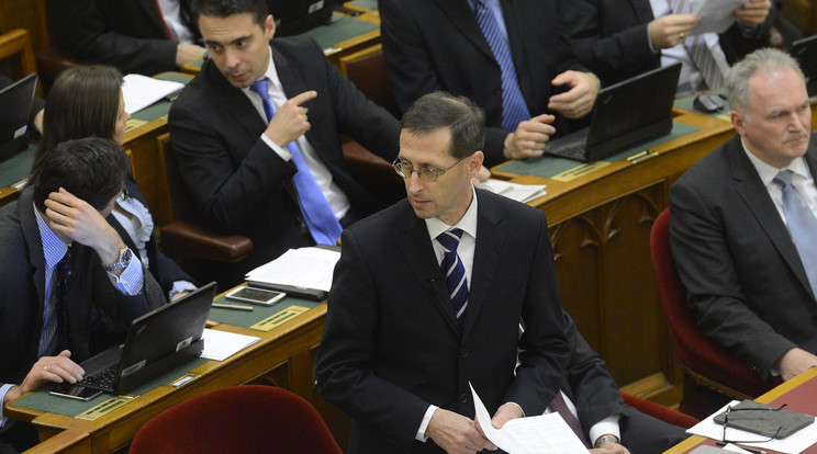 Varga Mihály hétfőn a parlamentben is felszólalt / Fotó: MTI-Sóos Lajos