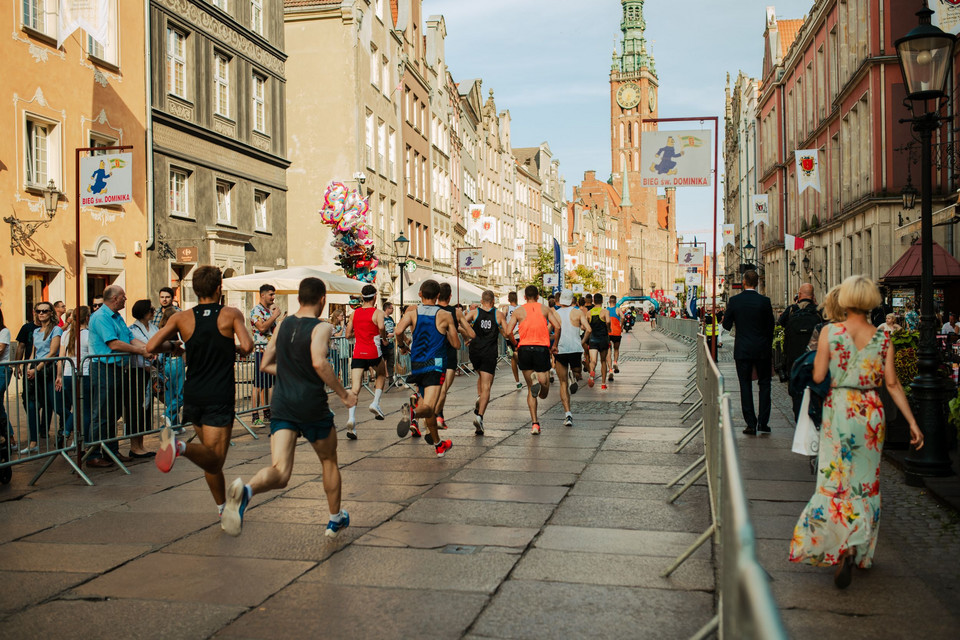 Międzynarodowy Bieg św. Dominika odbywa się od 1994 r. rokrocznie podczas Jarmarku św. Dominika. To hit sportowego lata na Wybrzeżu, uznawany w swojej klasie za najbardziej atrakcyjną dla uczestników i partnerów imprezę biegowo-promocyjną w Polsce.