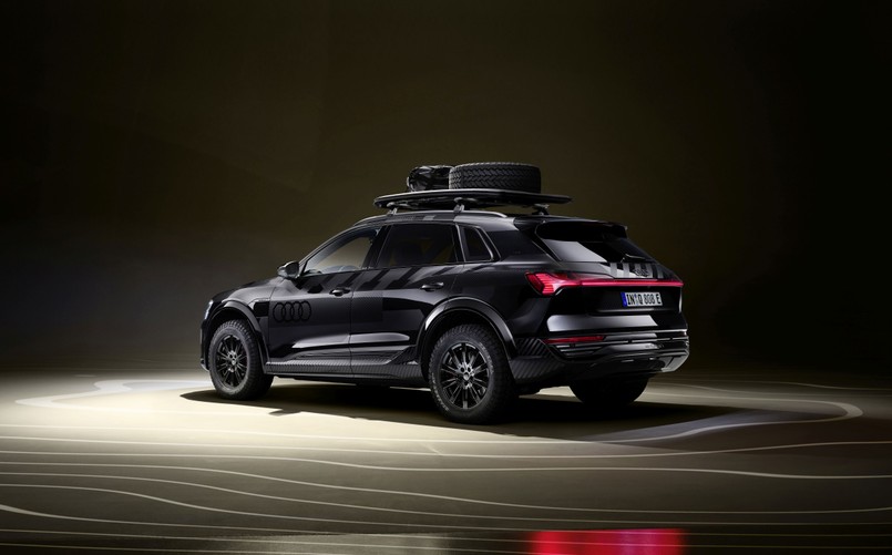 Audi Q8 e-tron edition Dakar