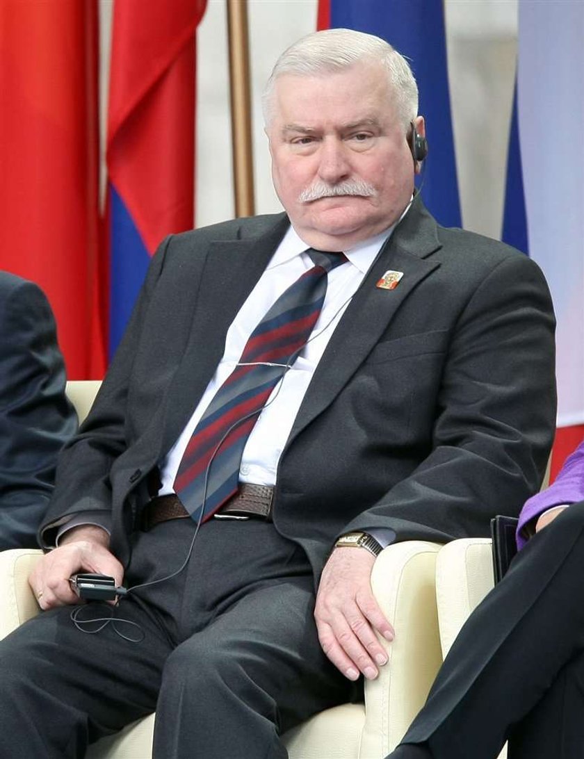 Cierpiący Lech Wałęsa: Cholernie boli mnie...