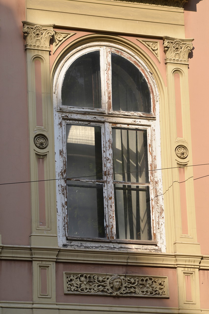 Knez Mihailova 48 detalj prozora