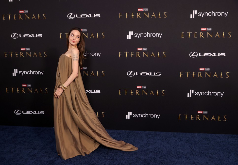 WOW: Angelina Jolie szettjének minden részletét látnod kell