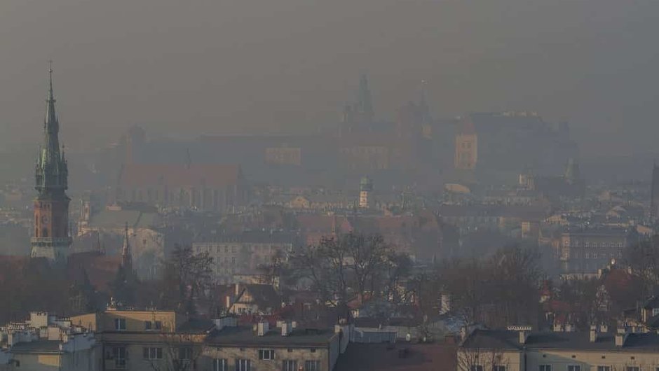 Tak wyglądał Kraków w styczniu 2017 roku, zanim weszły w życie ograniczenia dotyczące spalania paliw stałych