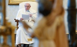 Papież apeluje do sędziów ws. unieważniania małżeństw: Co będzie z dziećmi?