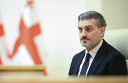 Dwuwładza w Gruzji. Były piłkarski mistrz Rosji wybrany na prezydenta