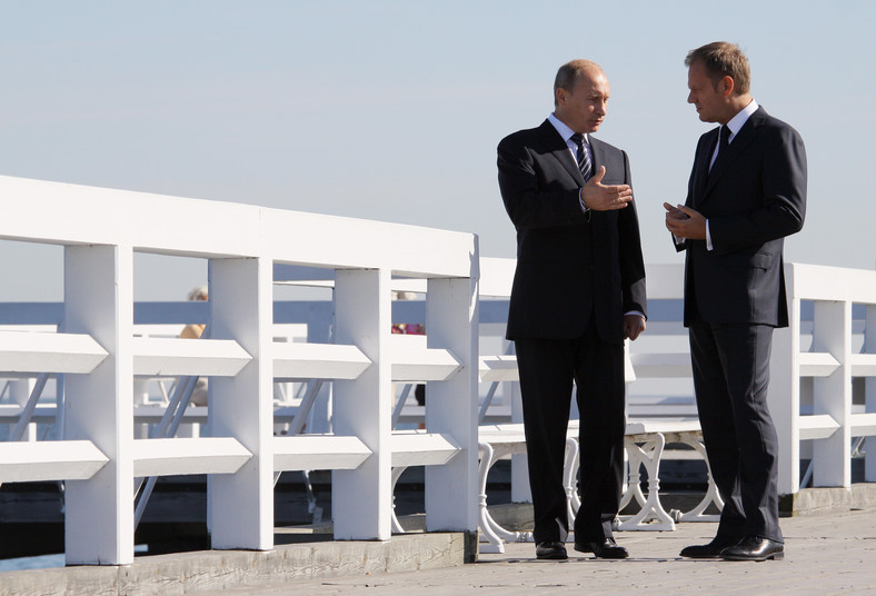 Władimir Putin i Donald Tusk na molo w Sopocie w 2009 r.