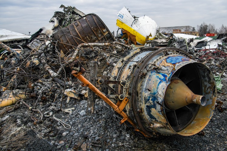 Szczątki największego samolotu transportowego na świecie AN-225 Mrija zniszczonego przez rosyjskie wojska/