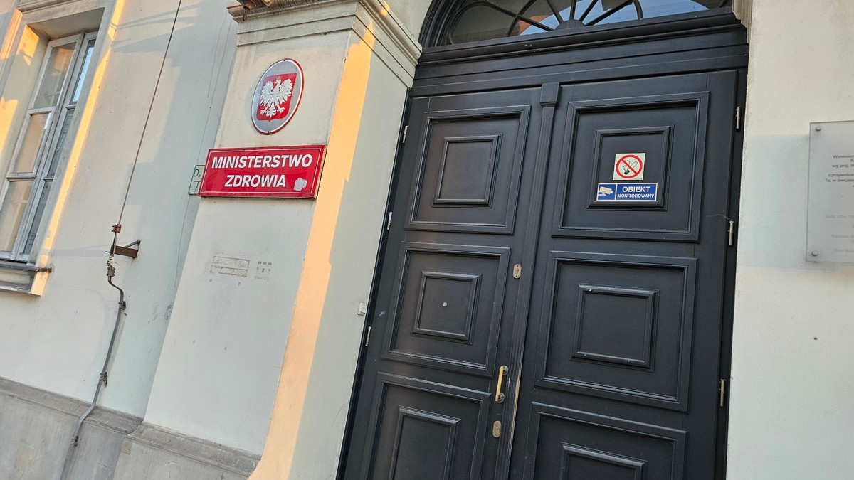 MZ przygotowuje odpowiedzi na pytania skierowane do Leszczyny przez Polskie Towarzystwo Ginekologów i Położników oraz Rzecznika Praw Obywatelskich