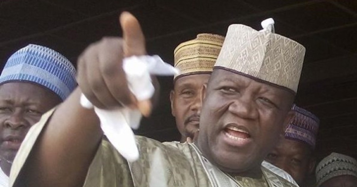 Senator Yari donates Android smartphones to APC social media handlers - Vimarsana News