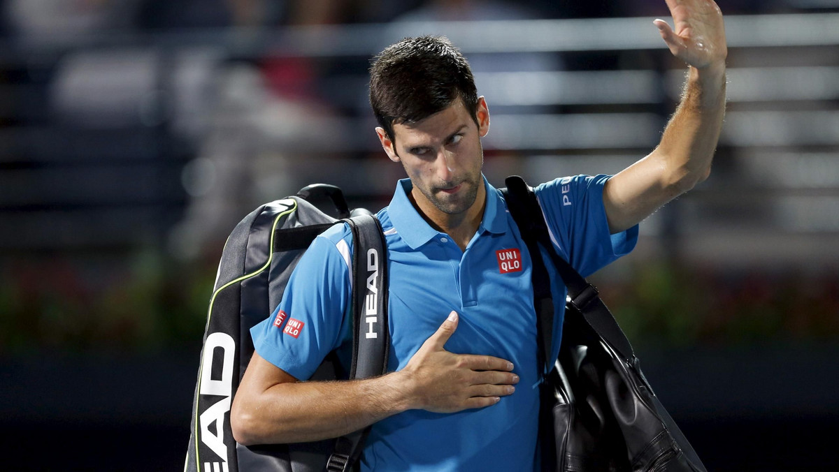 Lider światowego rankingu ATP Novak Djoković stwierdził, że mężczyźni powinni dostawać większe wynagrodzenia za grę na korcie niż kobiety. Świat tenisowy mocno się po tych słowach wzburzył. – Dziwię się, że to powiedział. Są przecież głosy, że tenisiści zarabiają zbyt dużo. Na szczęście jest wielu obrońców zawodniczek – mówi Eurosport.Onet.pl Joanna Sakowicz-Kostecka.