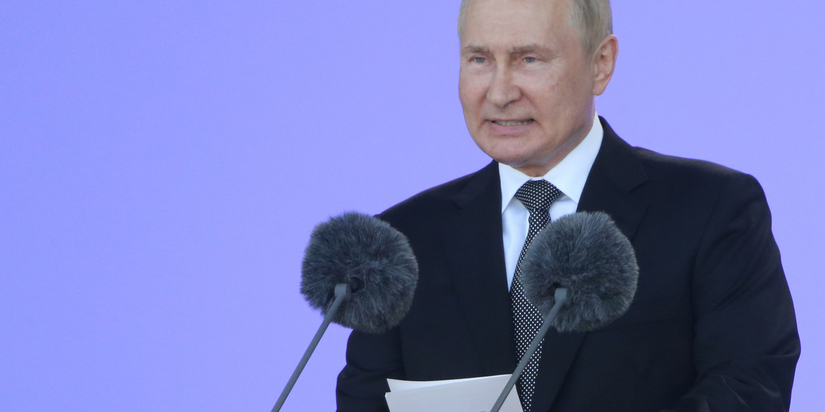 Władimir Putin znowu grozi wstrzymaniem dostaw surowców na Zachód.