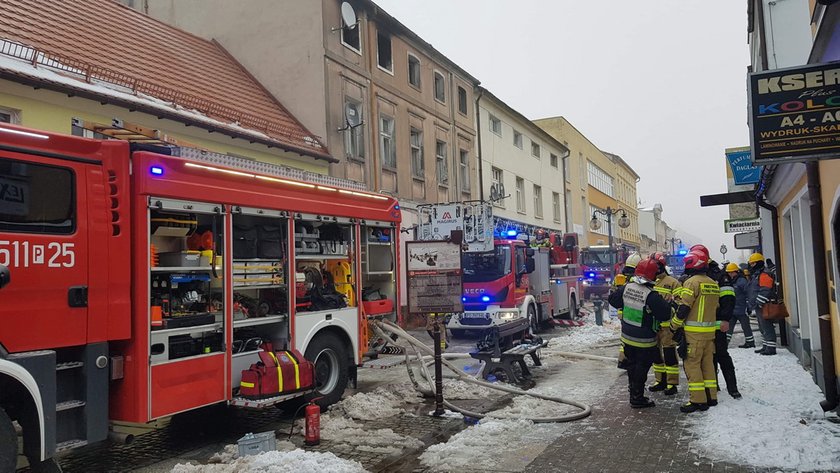 Pożar strawił kamienicę w centrum miasta. 