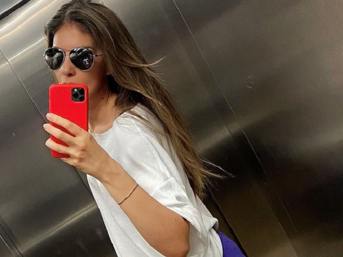 Čuvena manekenka Tamara Paunović dizajnira majice sa prepoznatljivim detaljem