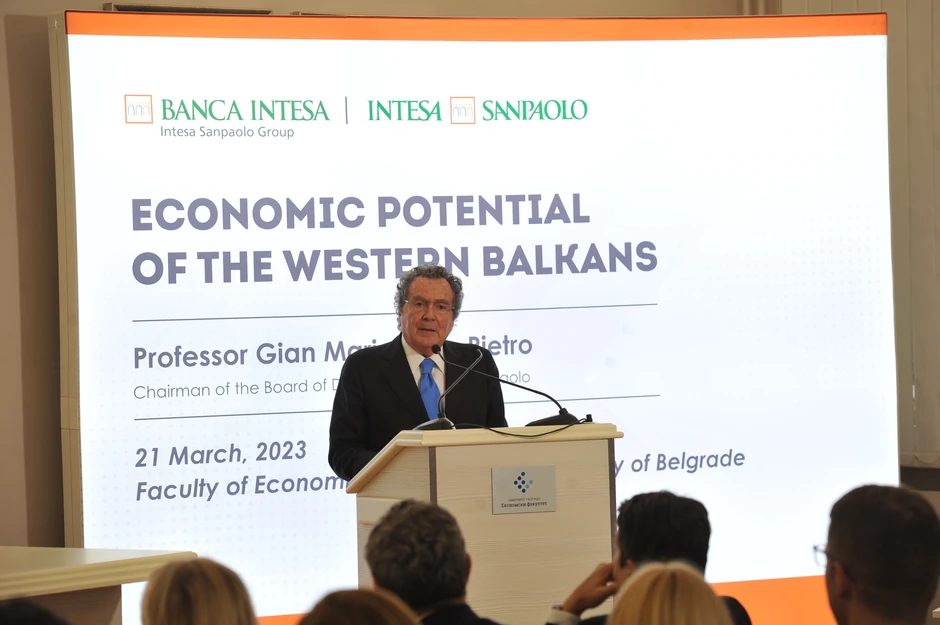 Predavanje predsednika Upravnog odbora Intesa Sanpaolo na Ekonomskom fakultetu Fotografija 3