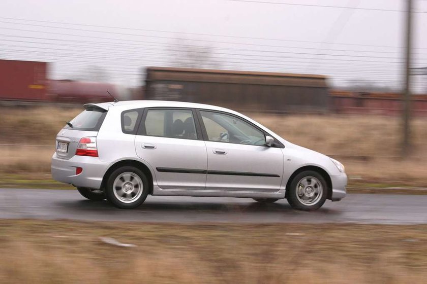 Toyota Corolla kontra Honda Civic