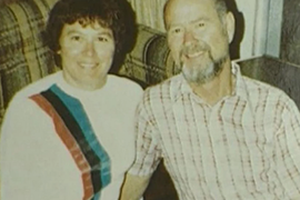 Svakog jutra se šminkala ne sluteći da će joj ulepšavanje DOĆI GLAVE: Nijedan lekar nije znao ŠTA JOJ SE DEŠAVA -  odgovor je imao samo njen muž i bio je MONSTRUOZAN