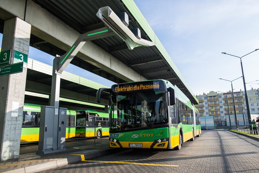 Autobus elektryczne już wożą pasażerów