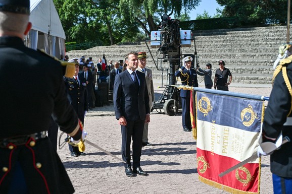 Makron otkrio koji bi rod izabrao da je služio vojni rok: "Bez oklevanja"