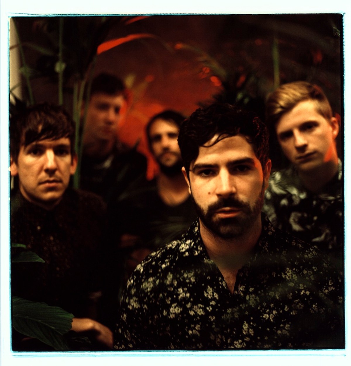 Foals niczym Björk – przedstawia sferyczny teledysk