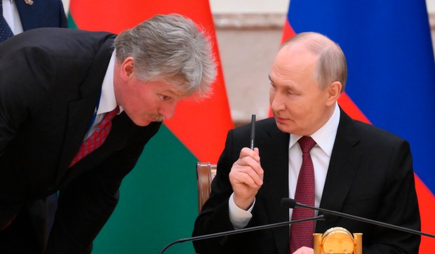 Dmitrij Peskov i Vladimir Putin
