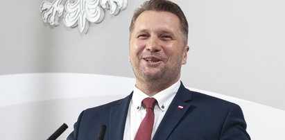 Ale gafa! Minister edukacji popełnił szkolny błąd. Nawet pierwszoklasiści wiedzą, że tak się nie pisze