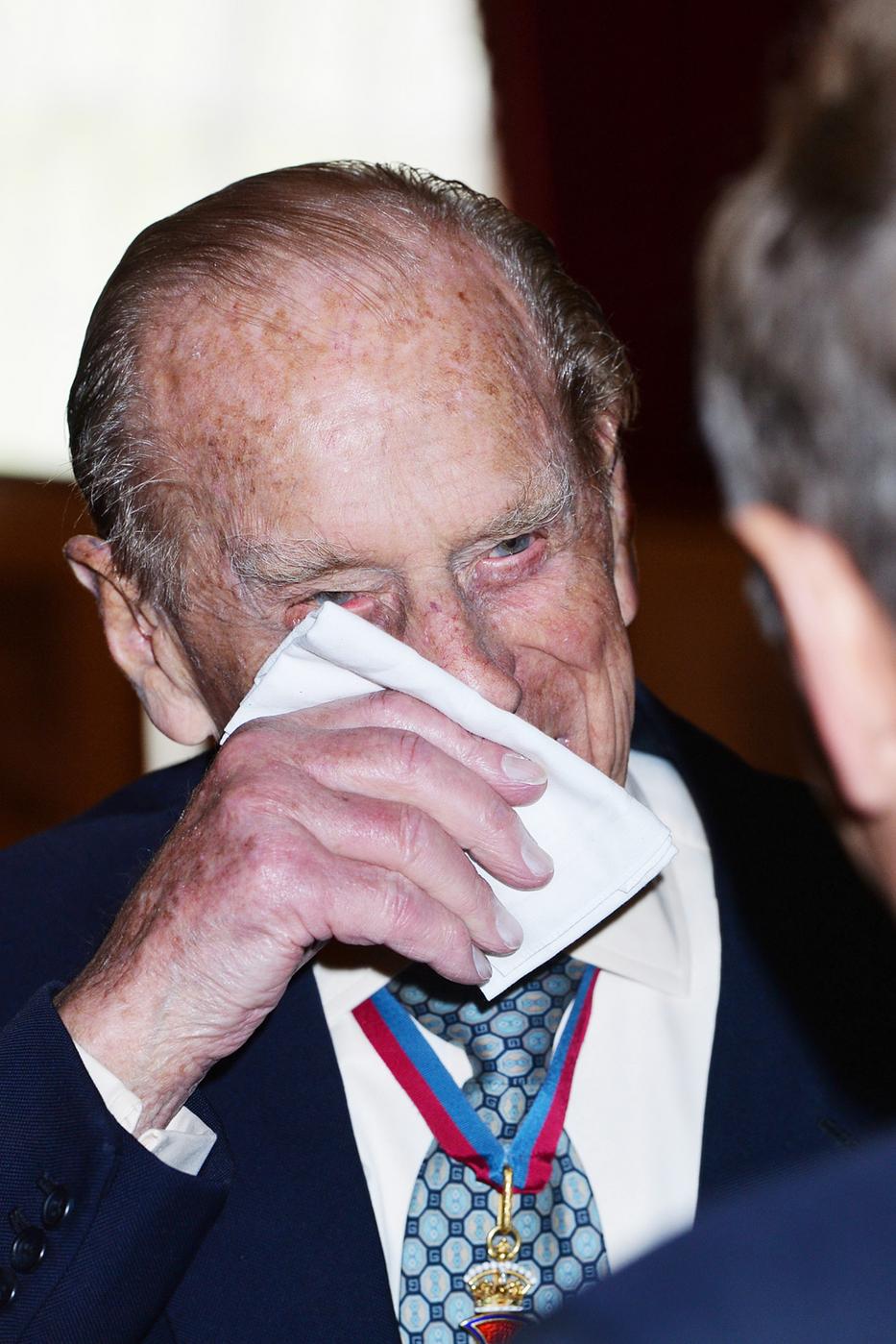 A visszavonuló Fülöp herceg a könnyeit törölgette/Fotó:Europress-GettyImages