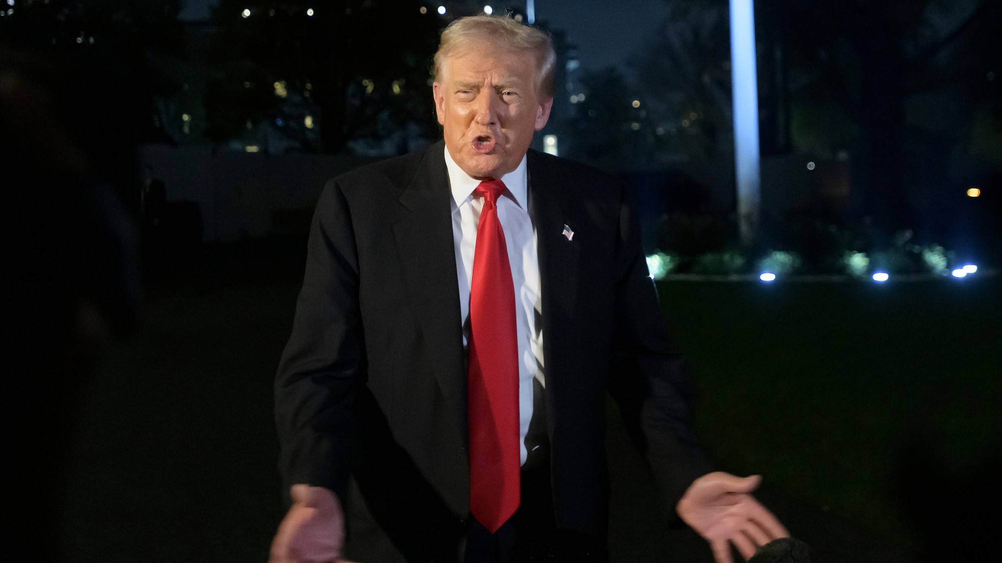 Prezident USA  nemá problém s útokmi v Mexiku. 