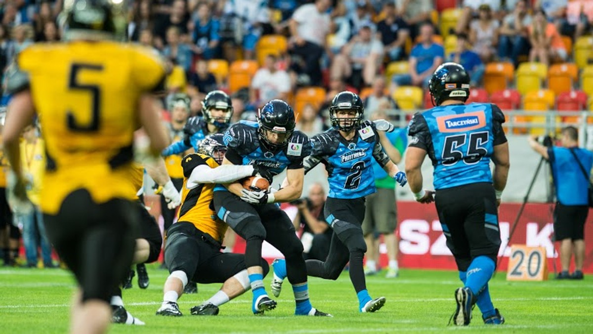 W rozegranym w sobotę 16 lipca XI SuperFinale Topligi drużyna Panthers Wrocław pokonała na Stadionie Miejskim w Białymstoku zespół Seahawks Gdynia 56:13.