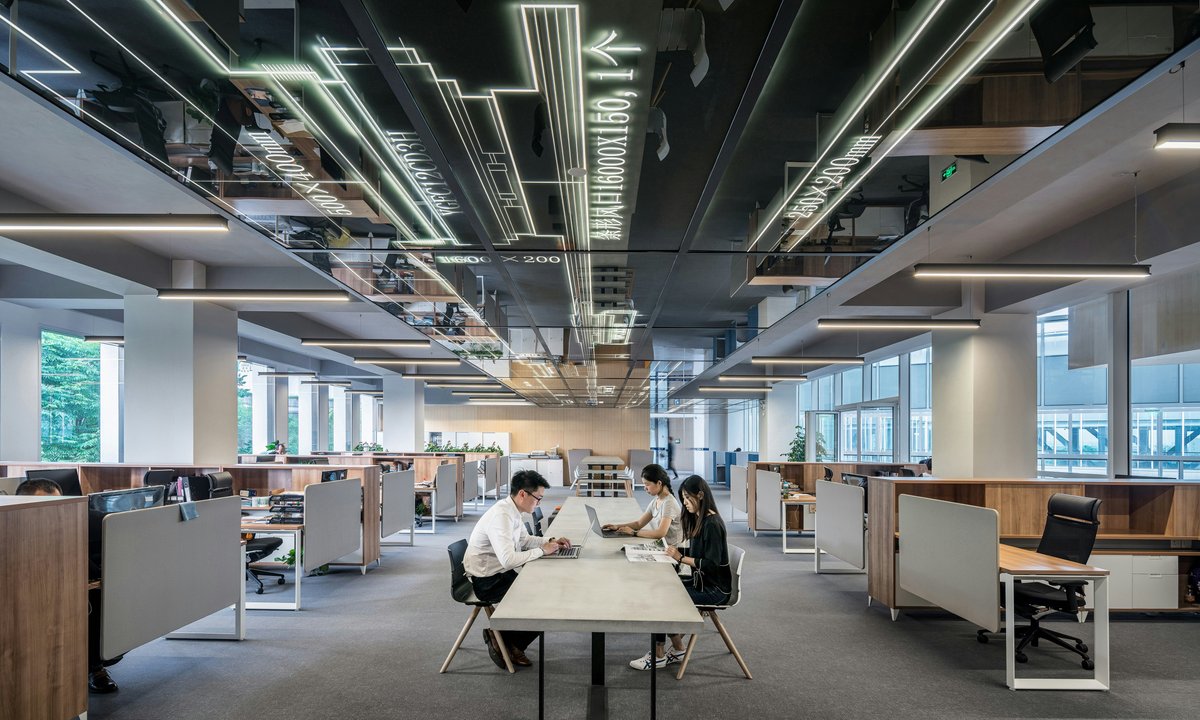 Nowy trend na chińskim rynku pracy. Młodzi udają, iż pracują i za to płacą