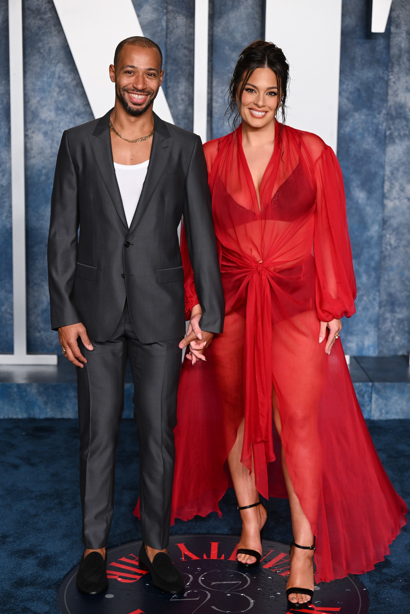 Ashley Graham és férje, Isaac 2021-ben lettek kétszeres szülők: ikerfiaik születtek. A szülés pillanatáig ugyan nem, de viszonylag hosszú ideig sikerült titokban tartaniuk a hírt. 