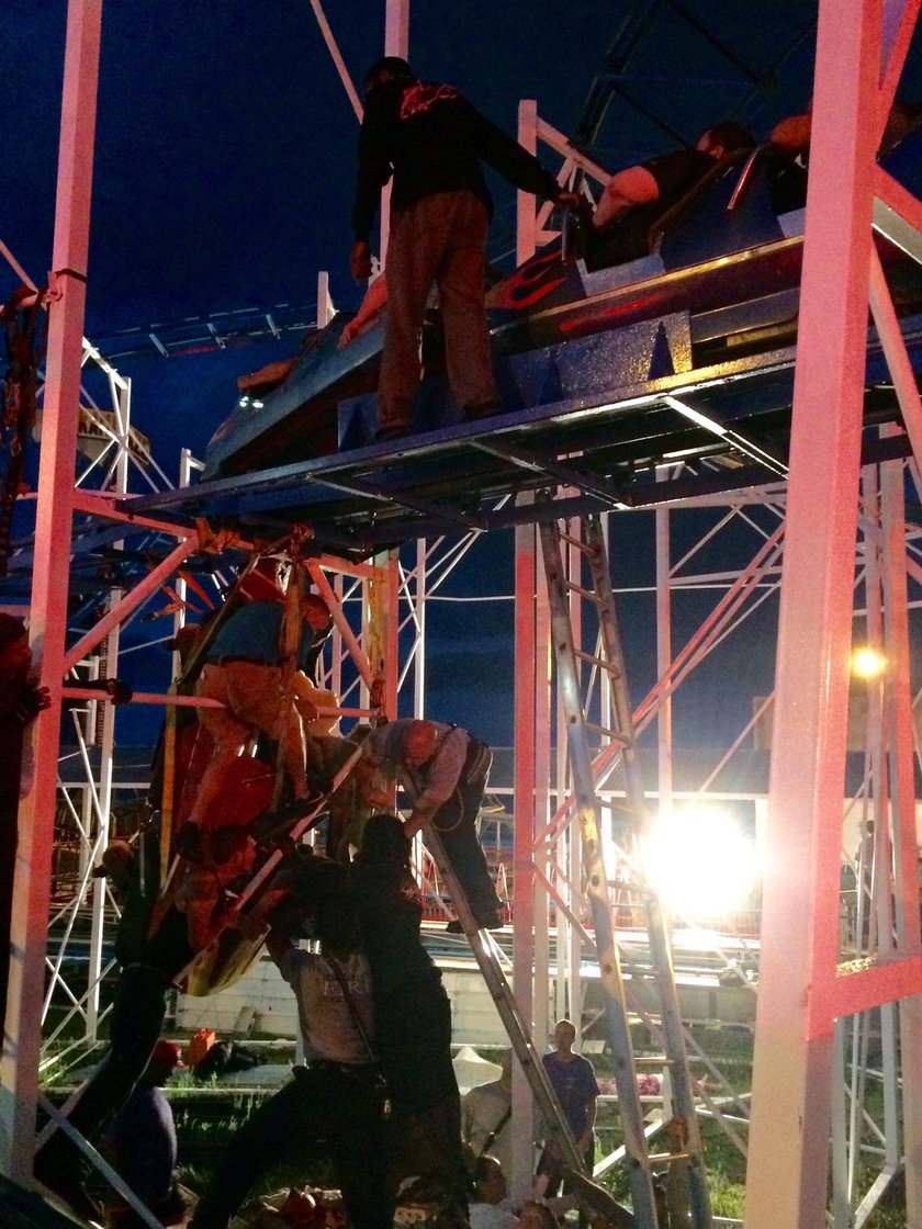 Horror w wesołym miasteczku na Florydzie. Ludzie wypadli z rollercoastera