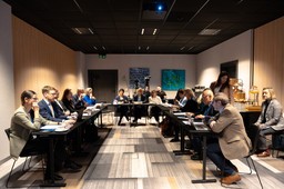 okrągły stół oees: bez migrantów nie będzie rozwoju gospodarczego pols