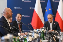 zwrot akcji ws. ewakuacji polaków na bliskim wschodzie. sikorski zapowiada