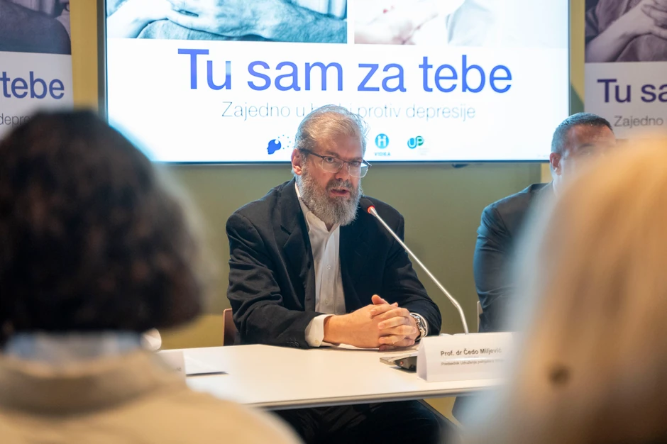 Prvi korak je razgovor, drugi je stručna pomoć. Alarmantno je i da se većina ljudi sa suicidalnim mislima nikada ne obrati stručnjaku, kaže prof. dr Čedo Miljević