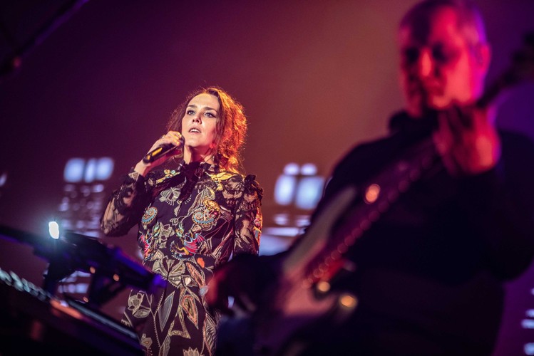 Francuska piosenkarka Geffroy alias Zaz wystąpiła w Amesterdamie. Zdjęcia z 12 lutego 2019 roku