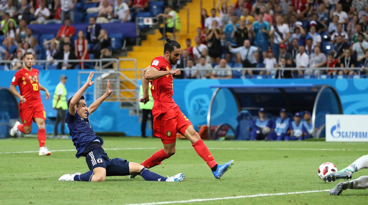  Nacer Chadli (vörösben) egy gyors kontrát 
követően rúgta a labdát a japán kapuba: ezzel 
Belgium 3-2-re győzött a nyolcaddöntőben /Fotó: Getty Images