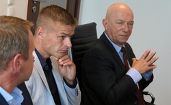 "Właśnie skazaliśmy medialnie człowieka w tej samej sprawie, w której kilkanaście lat temu sąd posłał do więzienia na 25 lat niewinną osobę". OPINIA