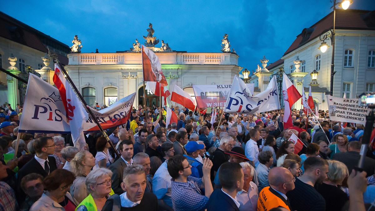 Marsz Pamięci, miesięcznica