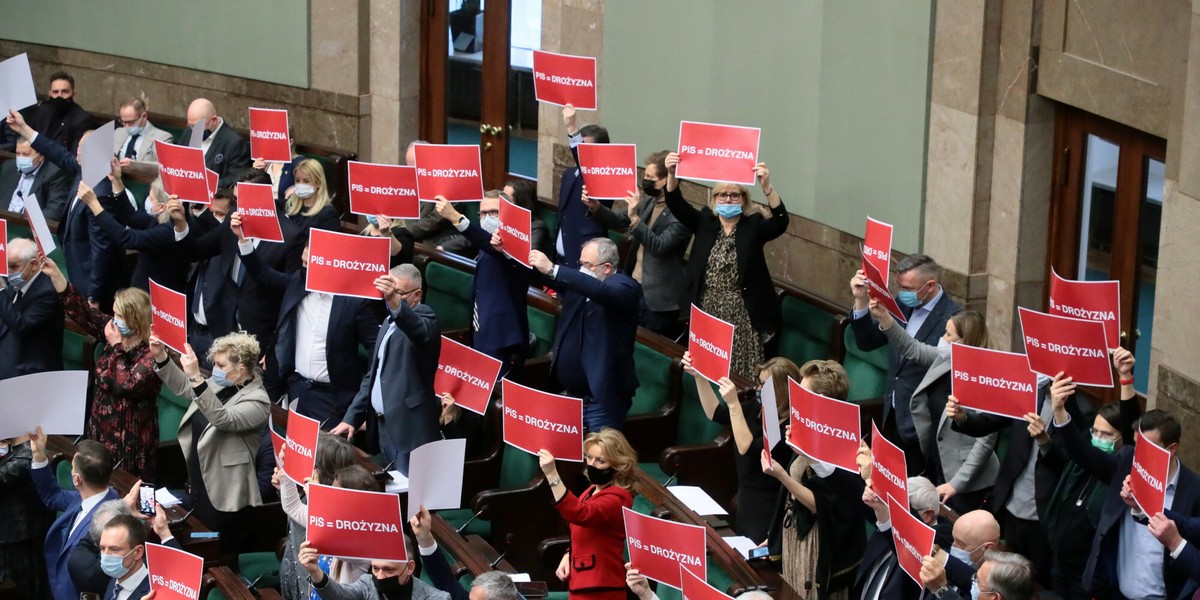 W Sejmie wybuchła awantura o to, kto jest winny rosnącej inflacji.