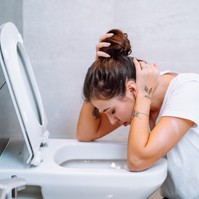 Mi jó hányás ellen? Ez a 6 dolog segíthet csillapítani a panaszt