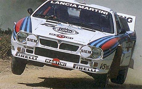 Lancia 037, Attilio Bettega in action on an unsurfaced track (1983)