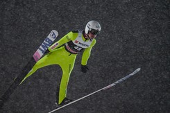 PŚ w skokach. Wąsek zdyskwalifikowany. Polacy na szarym końcu w Lahti