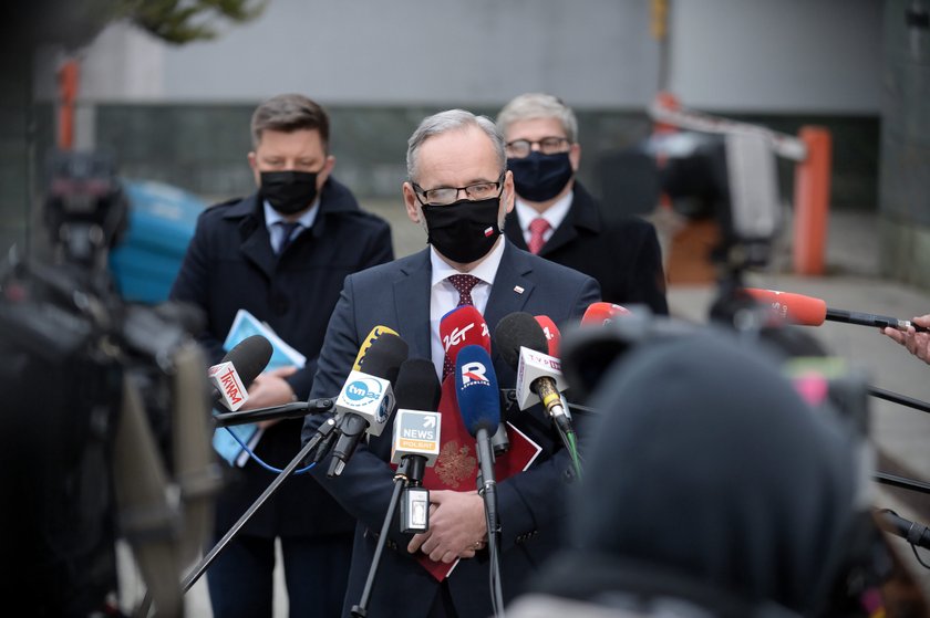 Minister zdrowia rekomenduje przedłużenie obostrzeń