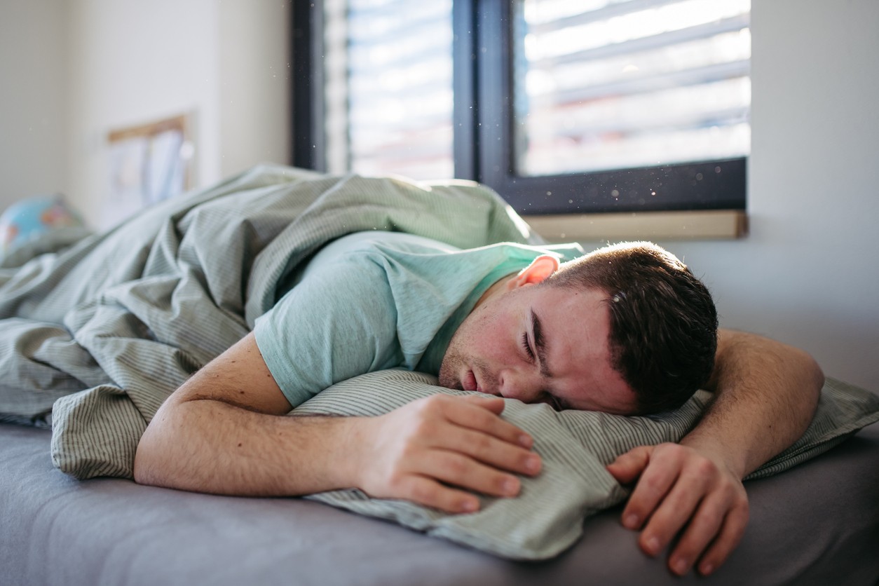 People who sleep on the abdomen are more susceptible to back pain. (illustration photo)