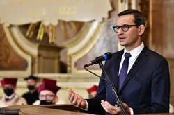 Przerwane wystąpienie premiera na UWr. "Morawiecki, nie zabijaj uchodźców"