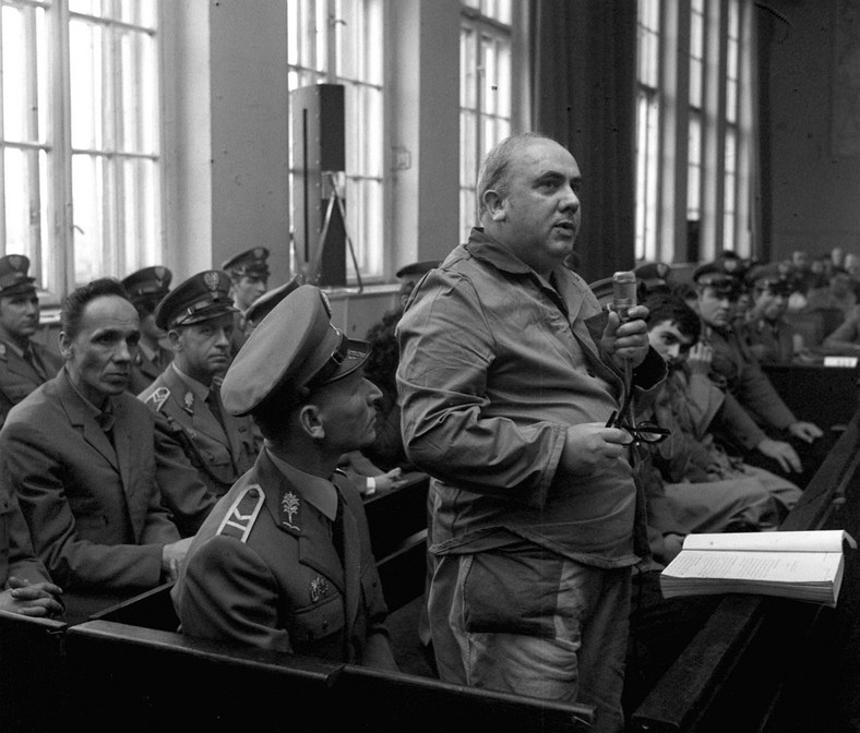 Jan Marchwicki (stoi) na procesie w Katowicach